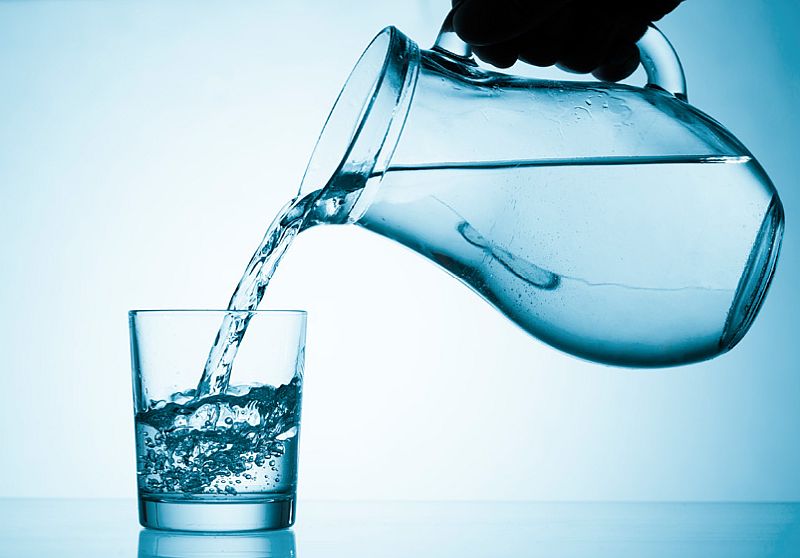 Stile di vita sano con corretta idratazione